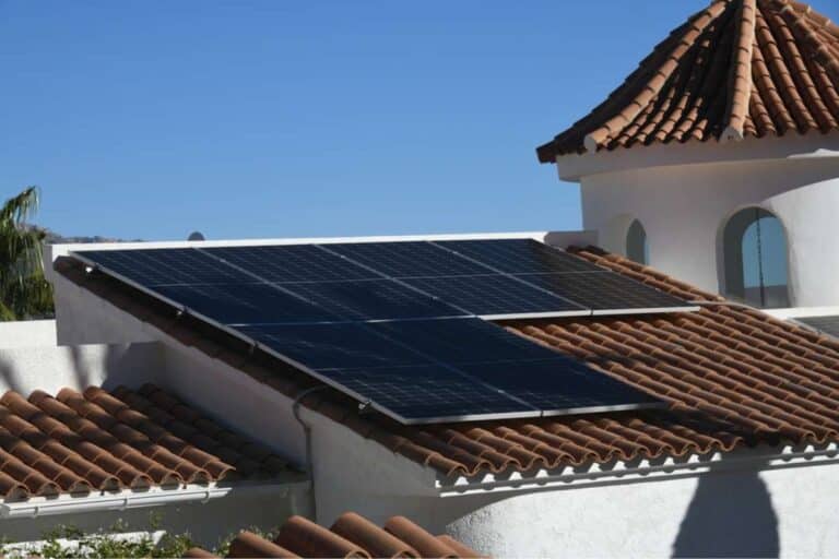 solo pochi italiani hanno potuto sfruttare il superbonus al 90% per installare il fotovoltaico sul tetto