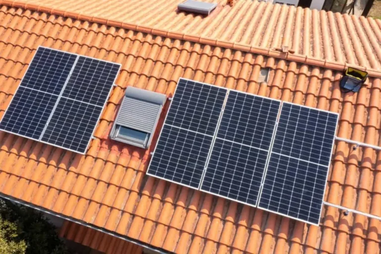 impianto fotovoltaico sul tetto dopo aver compilato il modulo per un preventivo