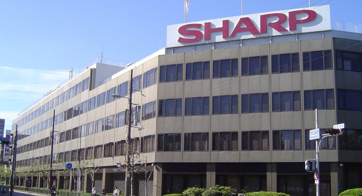 sede Sharp - azienda storica che produce pannelli fotovoltaici da 60 anni.