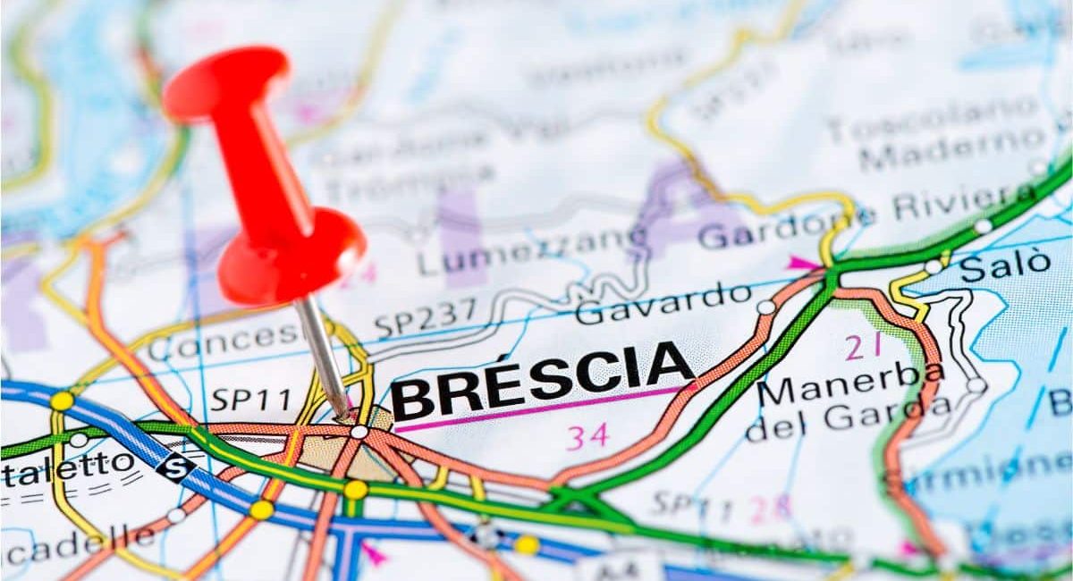 una mappa indica la città. Il fotovoltaico a Brescia può essere un buon investimento